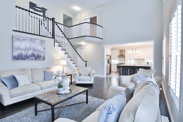 living room interior photo